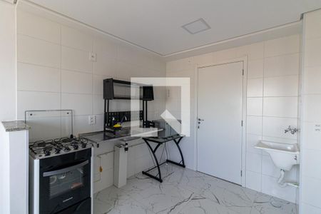 Sala/Cozinha/Área de Serviço  de apartamento para alugar com 2 quartos, 33m² em Itaquera, São Paulo