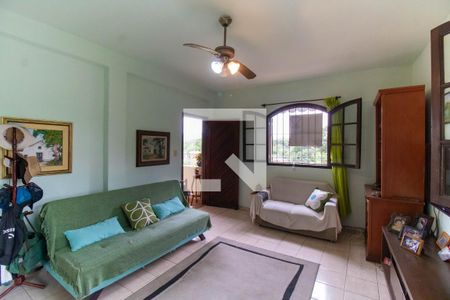 Sala de casa à venda com 2 quartos, 244m² em Sapê, Niterói