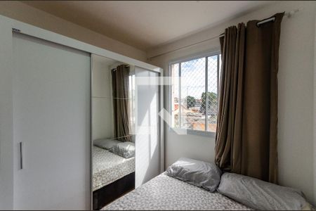 Quarto 1 de apartamento para alugar com 2 quartos, 46m² em Vila Zat, São Paulo