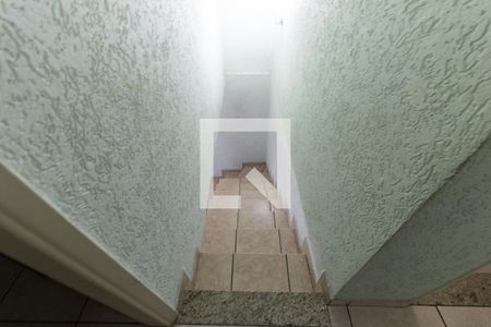 Escada de casa à venda com 4 quartos, 109m² em Vila Liviero, São Paulo