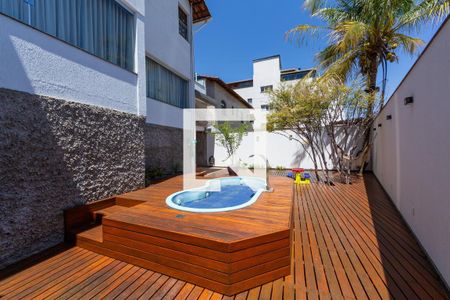 Casa à venda com 8 quartos, 530m² em Camargos, Belo Horizonte