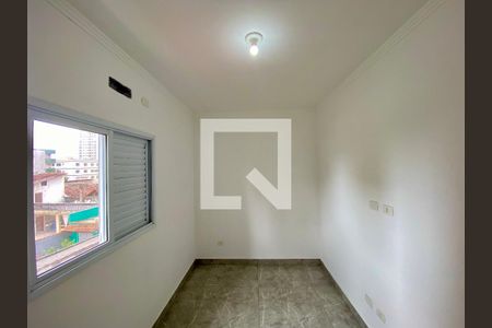 Suíte de casa de condomínio para alugar com 2 quartos, 103m² em Tupi, Praia Grande