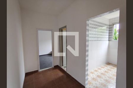 Corredor de casa para alugar com 1 quarto, 50m² em Curicica, Rio de Janeiro