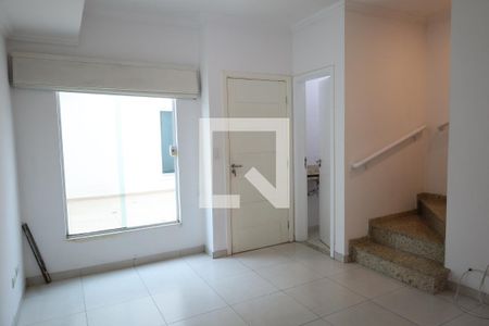 Casa de Condomínio para alugar com 2 quartos, 71m² em Jardim Prudência, São Paulo