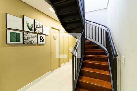 Escada de apartamento à venda com 3 quartos, 147m² em Barra Funda, São Paulo