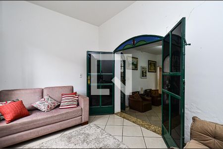 Sala 2 de casa à venda com 5 quartos, 185m² em Sagrada Família, Belo Horizonte
