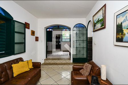 Sala de casa à venda com 5 quartos, 185m² em Sagrada Família, Belo Horizonte