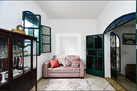 Sala 2 de casa à venda com 5 quartos, 185m² em Sagrada Família, Belo Horizonte