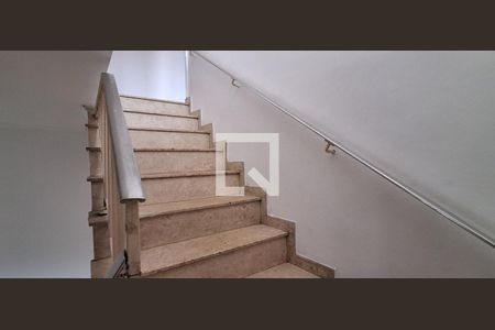 Escada de casa à venda com 3 quartos, 176m² em Vila Mussolini, São Bernardo do Campo