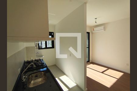 Cozinha de apartamento para alugar com 2 quartos, 43m² em Barra Olímpica, Rio de Janeiro
