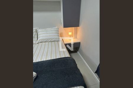 Quarto de kitnet/studio para alugar com 1 quarto, 28m² em Centro, Mogi das Cruzes