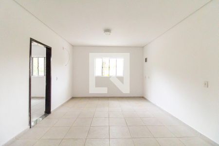 Sala de casa para alugar com 2 quartos, 90m² em Vila Carmosina, São Paulo
