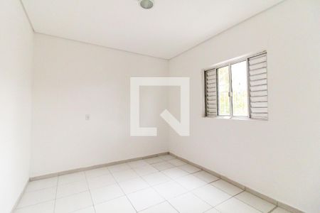 Quarto 1 de casa para alugar com 2 quartos, 90m² em Vila Carmosina, São Paulo