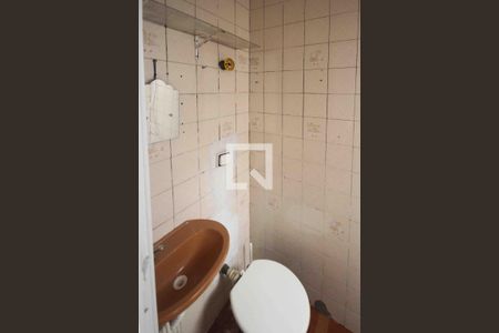 Banheiro Social de casa para alugar com 1 quarto, 50m² em Vila Renato (zona Leste), São Paulo