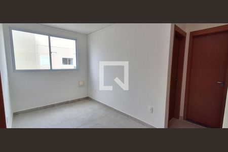Sala de apartamento para alugar com 2 quartos, 34m² em Vila Palmares, São Caetano do Sul