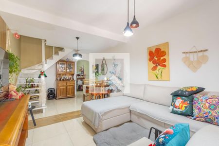 Sala de casa para alugar com 2 quartos, 200m² em Bussocaba, Osasco