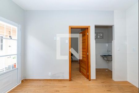 Sala/Cozinha de casa para alugar com 1 quarto, 25m² em Alto Caiçaras, Belo Horizonte