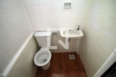 Banheiro de casa para alugar com 1 quarto, 50m² em Vista Alegre, Rio de Janeiro