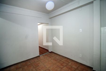 Sala de casa para alugar com 1 quarto, 50m² em Vista Alegre, Rio de Janeiro