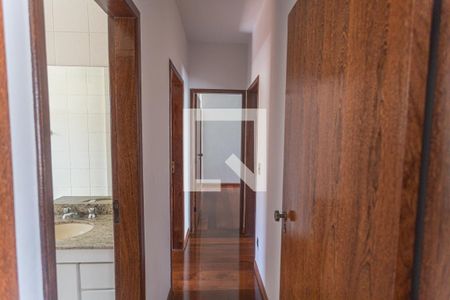 Corredor de apartamento à venda com 3 quartos, 95m² em Funcionários, Belo Horizonte