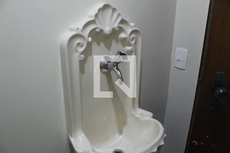 Lavabo de apartamento para alugar com 3 quartos, 120m² em Tijuca, Rio de Janeiro