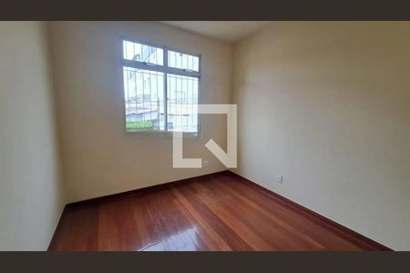 Quarto de apartamento para alugar com 3 quartos, 85m² em Sagrada Família, Belo Horizonte