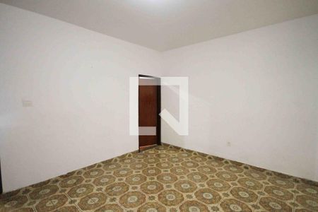 Casa à venda com 5 quartos, 250m² em Vila Antonieta, São Paulo