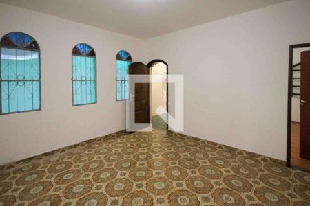 Casa à venda com 5 quartos, 250m² em Vila Antonieta, São Paulo