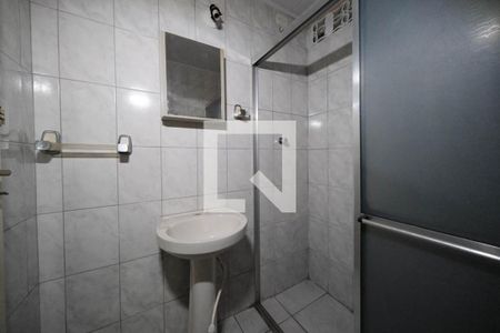 Banheiro de casa para alugar com 2 quartos, 52m² em Burgo Paulista, São Paulo