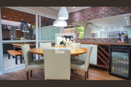 Sala jantar  de casa de condomínio à venda com 3 quartos, 218m² em Teresópolis, Porto Alegre