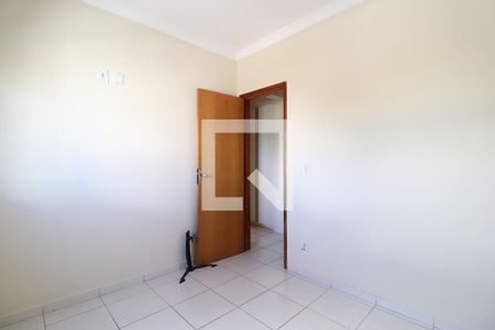 Quarto 1 de apartamento para alugar com 3 quartos, 83m² em Santa Mônica, Uberlândia