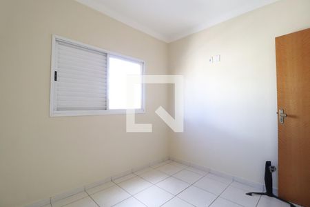 Quarto 1 de apartamento para alugar com 3 quartos, 83m² em Santa Mônica, Uberlândia