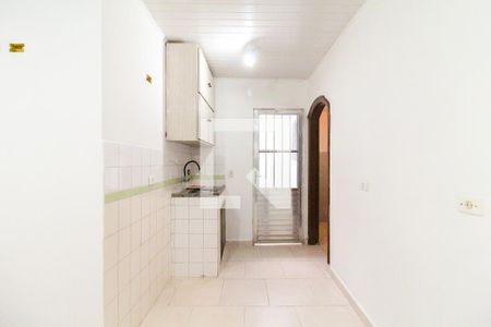 Sala/Cozinha de casa para alugar com 1 quarto, 40m² em Vila Carmosina, São Paulo