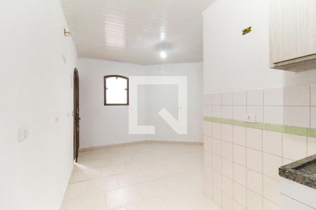 Sala/Cozinha de casa para alugar com 1 quarto, 40m² em Vila Carmosina, São Paulo