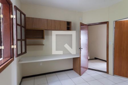 quarto 1 de casa à venda com 3 quartos, 180m² em Buritis, Belo Horizonte