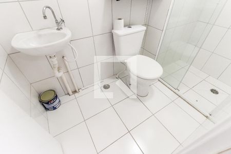 Banheiro de apartamento para alugar com 1 quarto, 24m² em Vila Campanela, São Paulo