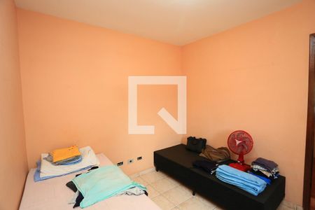 quarto 1 de casa para alugar com 4 quartos, 70m² em Parque Pinheiros, Taboão da Serra