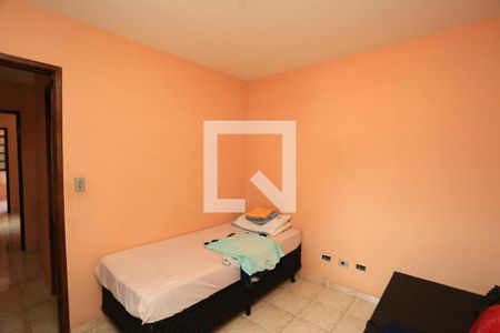 quarto 1 de casa para alugar com 4 quartos, 70m² em Parque Pinheiros, Taboão da Serra