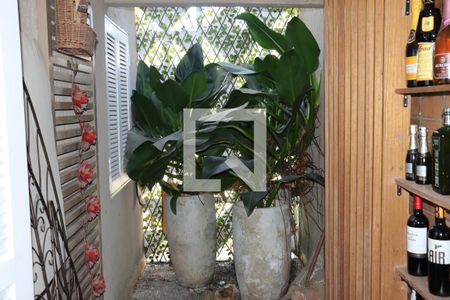 Casa de Condomínio para alugar com 3 quartos, 355m² em Jardim Indaia, Embu das Artes