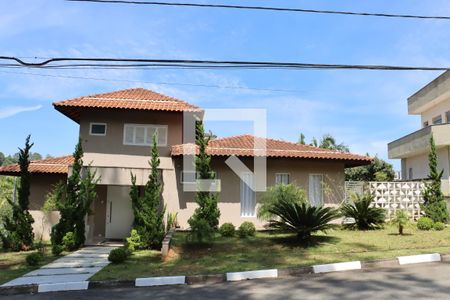 Casa de Condomínio para alugar com 3 quartos, 355m² em Jardim Indaia, Embu das Artes