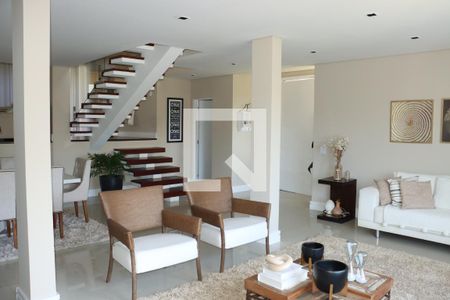 Sala de casa de condomínio para alugar com 3 quartos, 355m² em Jardim Indaia, Embu das Artes