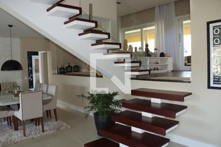 Casa de Condomínio para alugar com 3 quartos, 355m² em Jardim Indaia, Embu das Artes