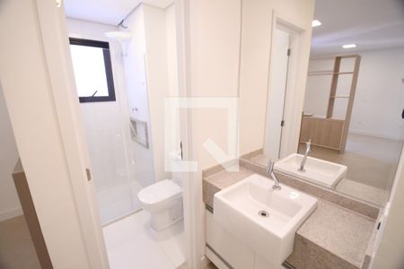 Banheiro da Suíte de kitnet/studio para alugar com 1 quarto, 46m² em Centro, Campinas