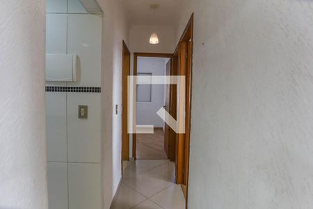 Corredor  de apartamento à venda com 3 quartos, 55m² em Piraporinha, Diadema