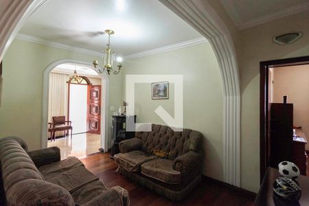 Sala 2 de casa para alugar com 4 quartos, 300m² em Piratininga, Belo Horizonte