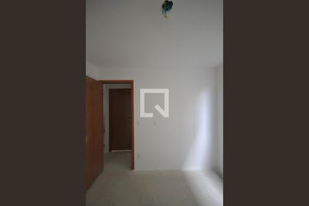 Quarto 1 de apartamento para alugar com 2 quartos, 43m² em Jardim Alvorada, Nova Iguaçu