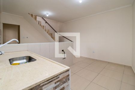 Cozinha de casa para alugar com 2 quartos, 60m² em Vila Nova York, São Paulo