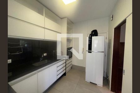 Apartamento para alugar com 3 quartos, 110m² em Estoril, Belo Horizonte