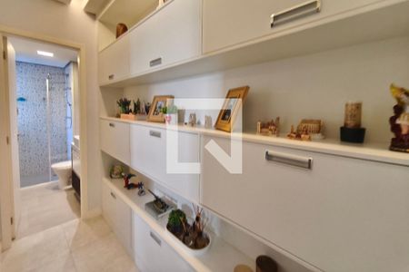 Corredor de apartamento à venda com 2 quartos, 68m² em Ponte Preta, Campinas