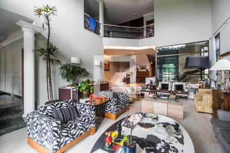 Sala  de casa de condomínio à venda com 4 quartos, 608m² em Alphaville, Santana de Parnaíba